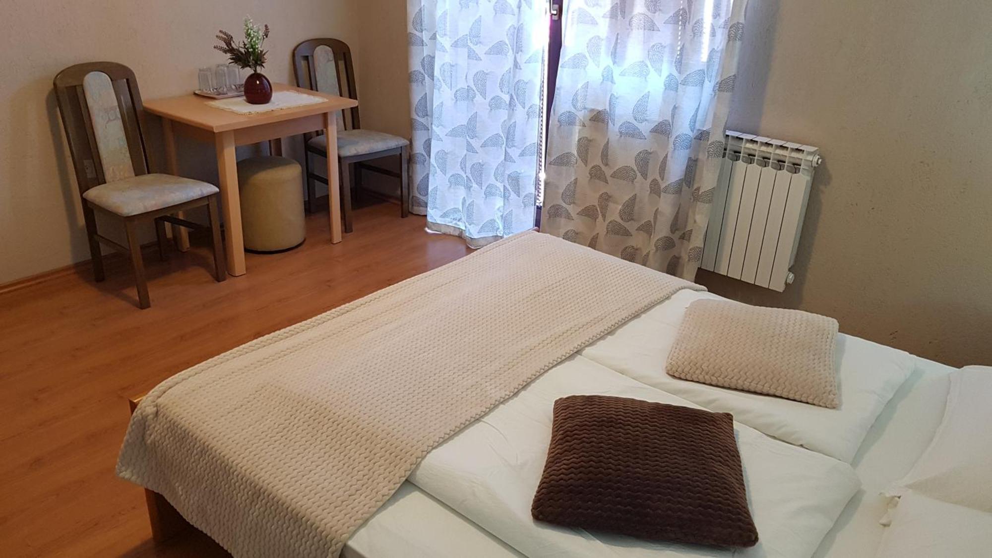 St George B&B Korenica Kamer foto