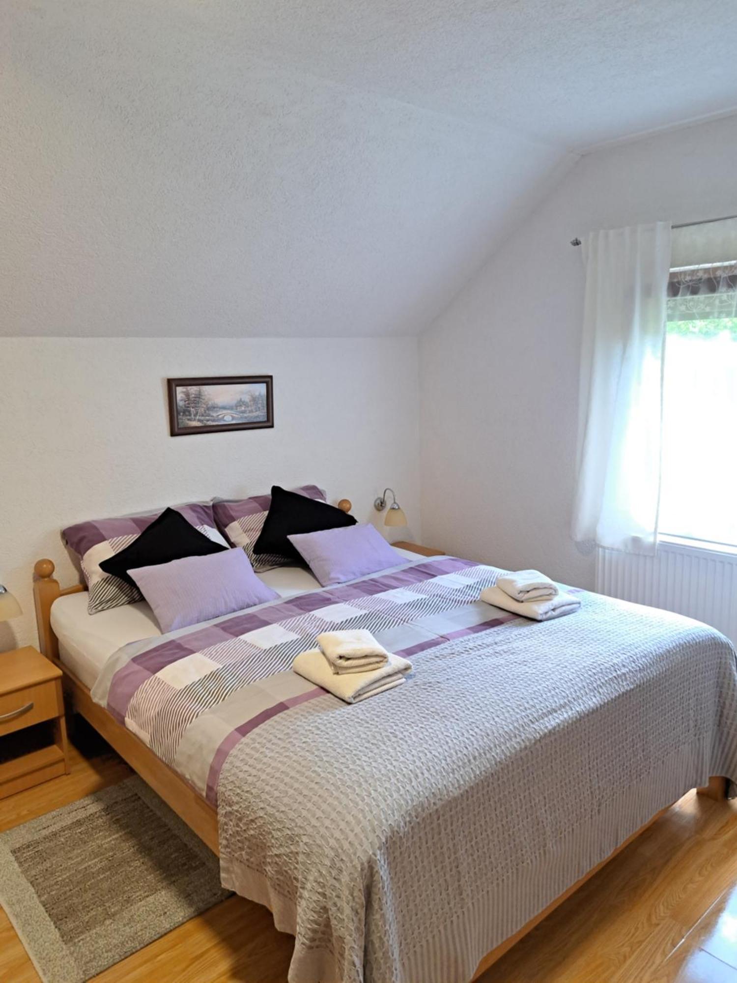 St George B&B Korenica Buitenkant foto