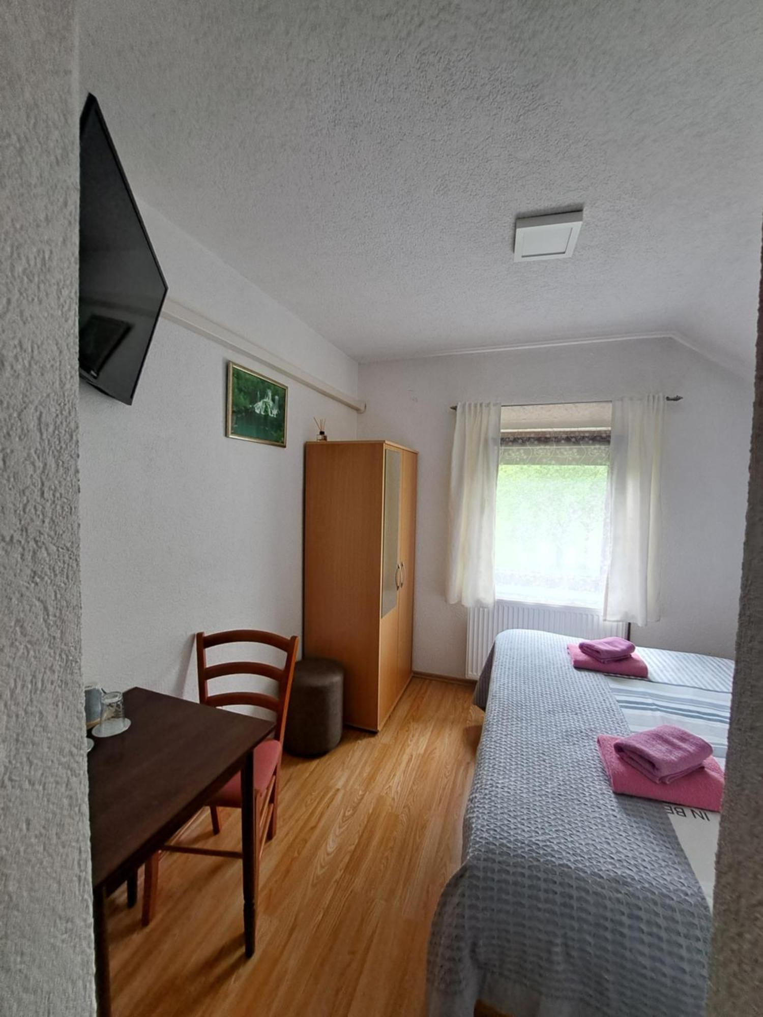 St George B&B Korenica Buitenkant foto