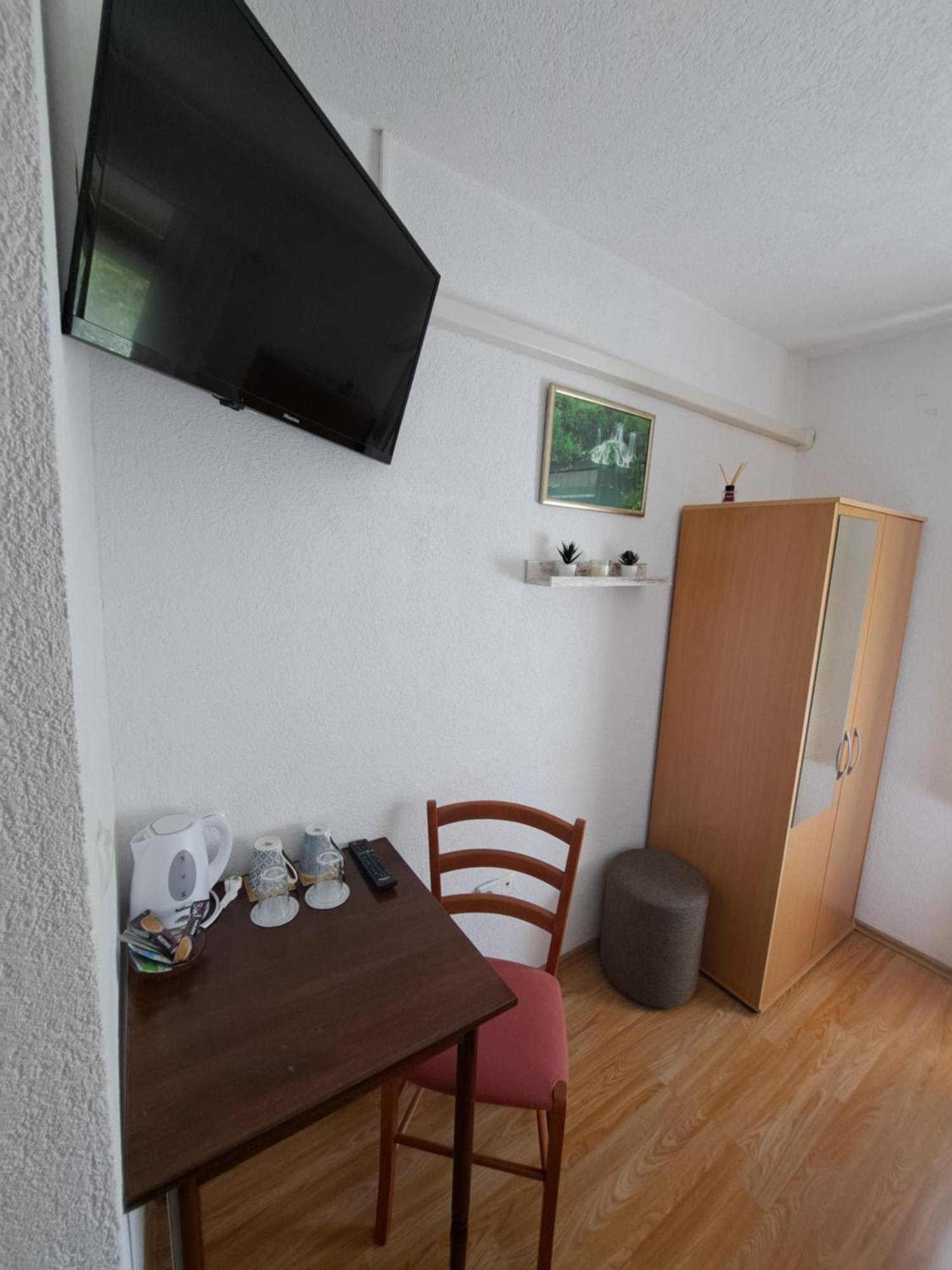 St George B&B Korenica Buitenkant foto