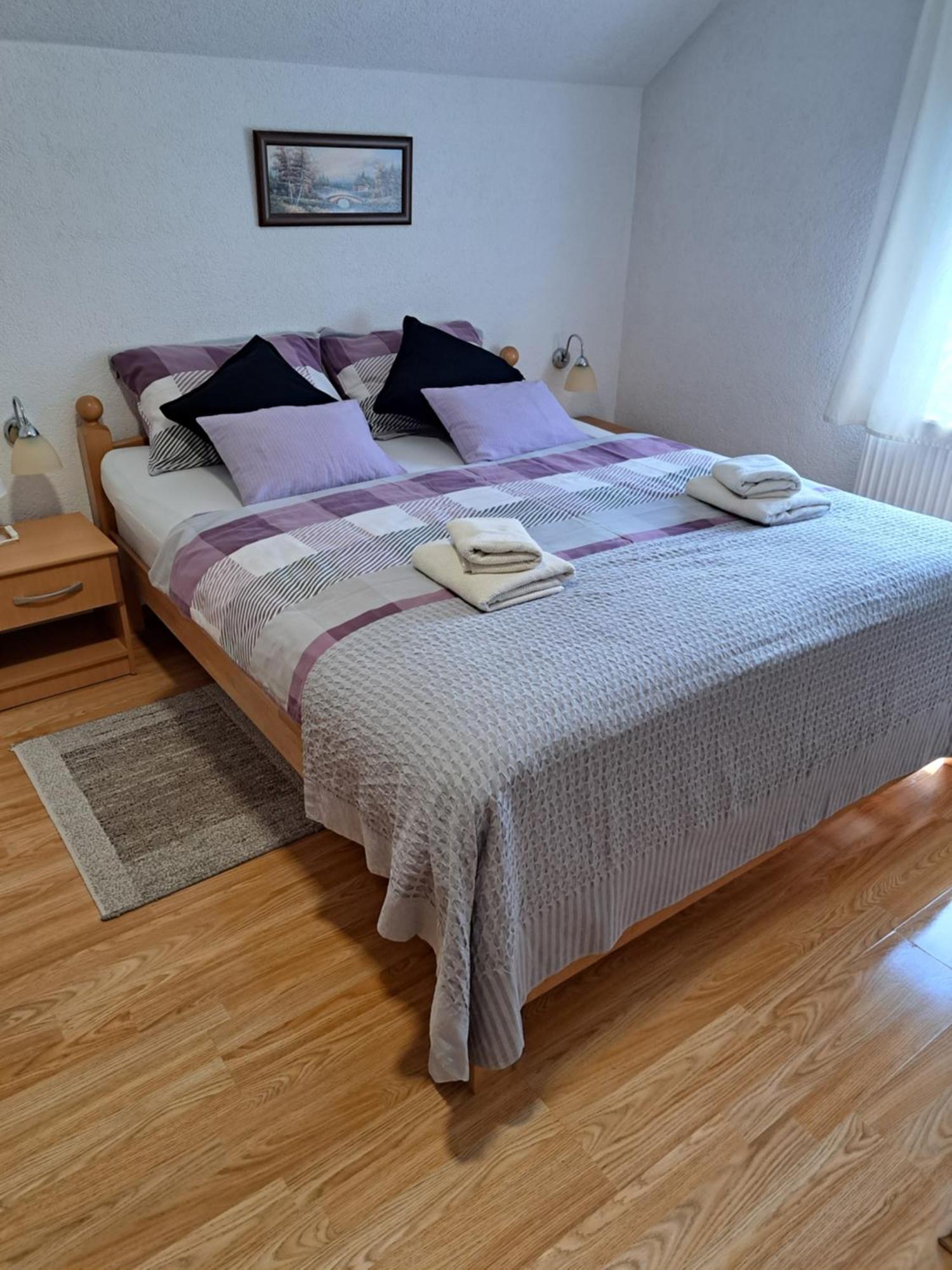 St George B&B Korenica Buitenkant foto