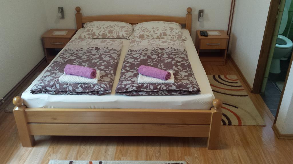 St George B&B Korenica Buitenkant foto