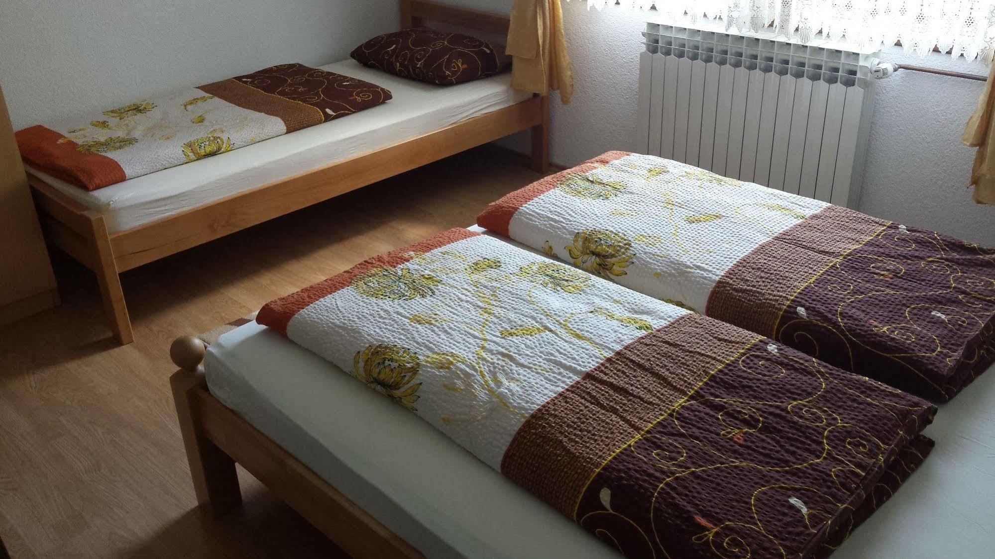 St George B&B Korenica Buitenkant foto
